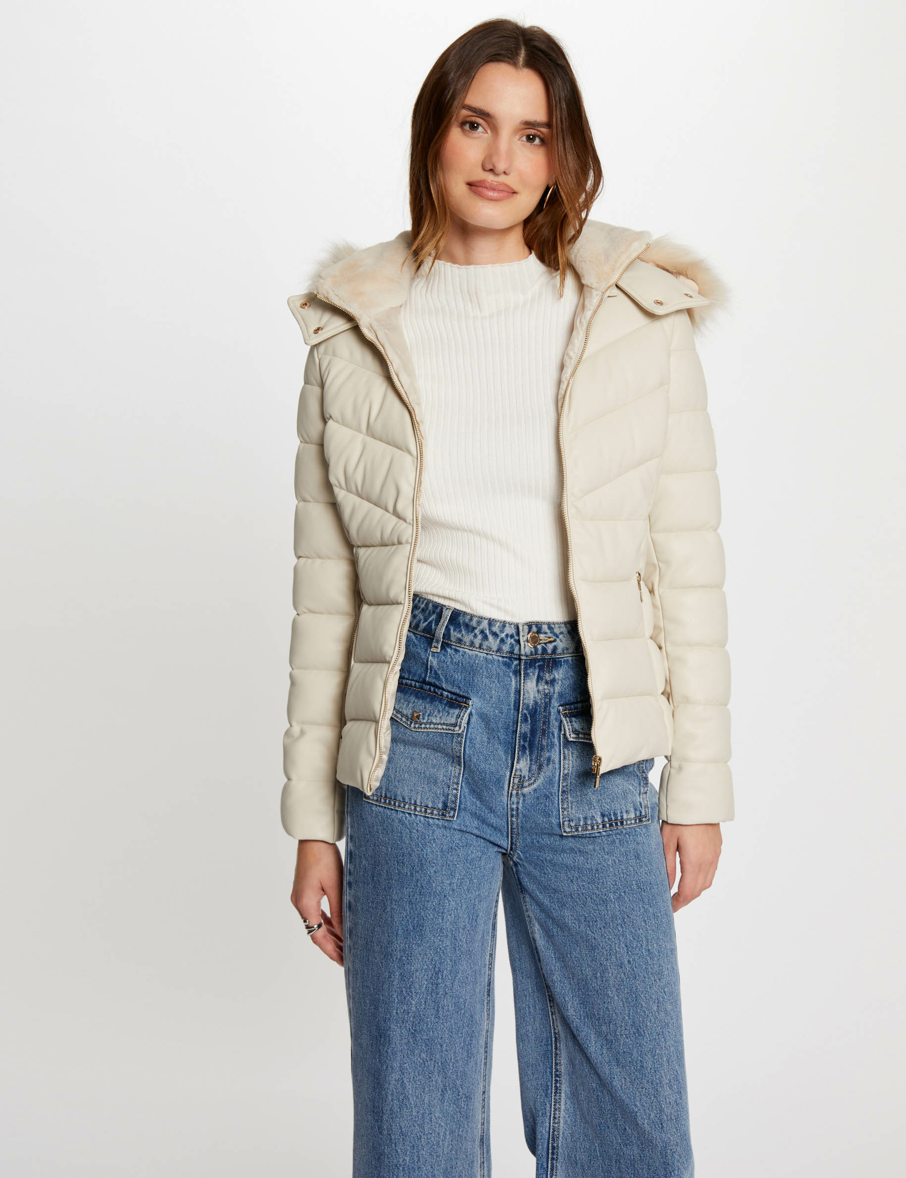 daunenjacke aus kunstleder mit kapuze elfenbein damen Daunenjacke aus Kunstleder mit Kapuze elfenbein damen