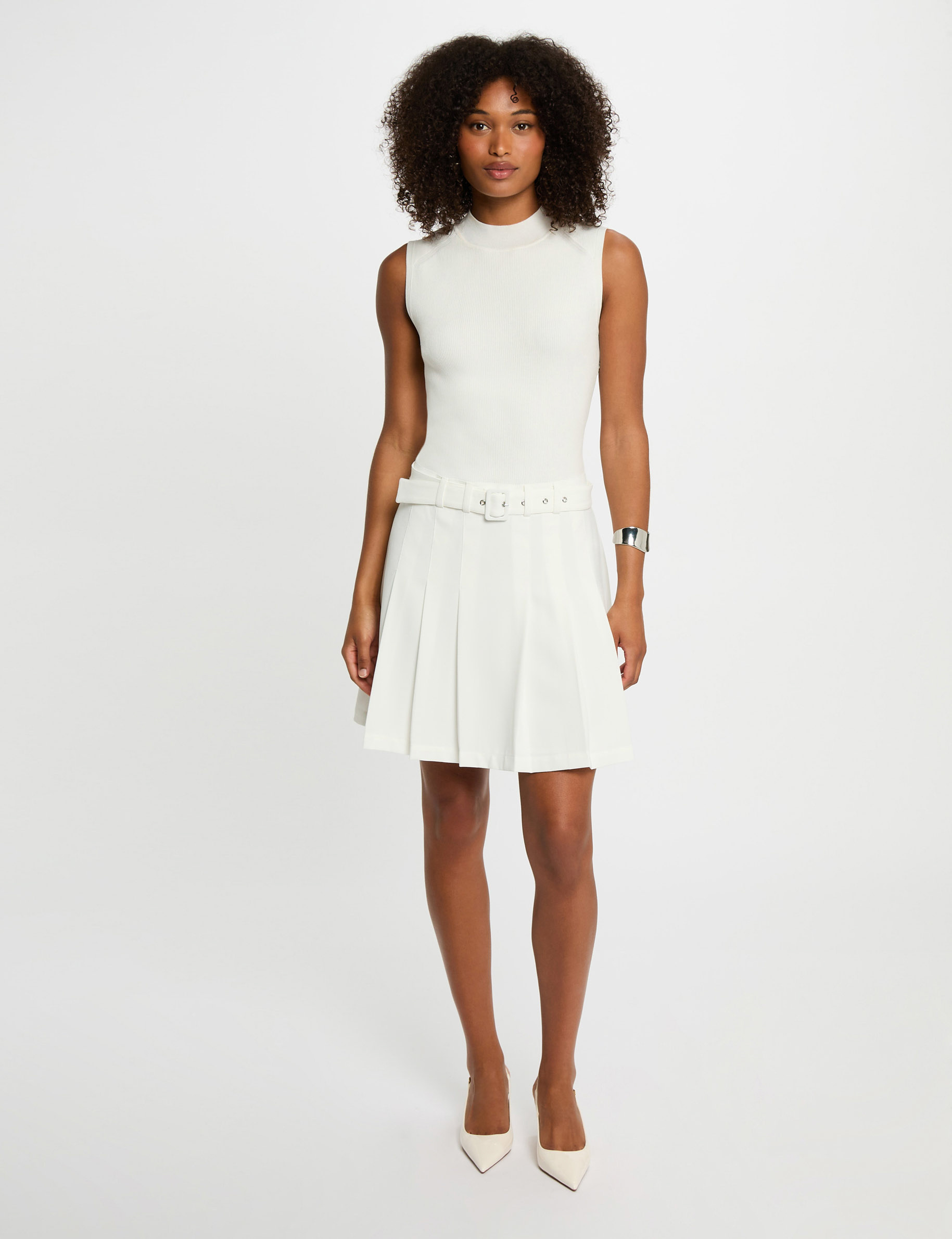 robe courte droite bas plisse blanc femme Robe courte droite bas plissé blanc femme