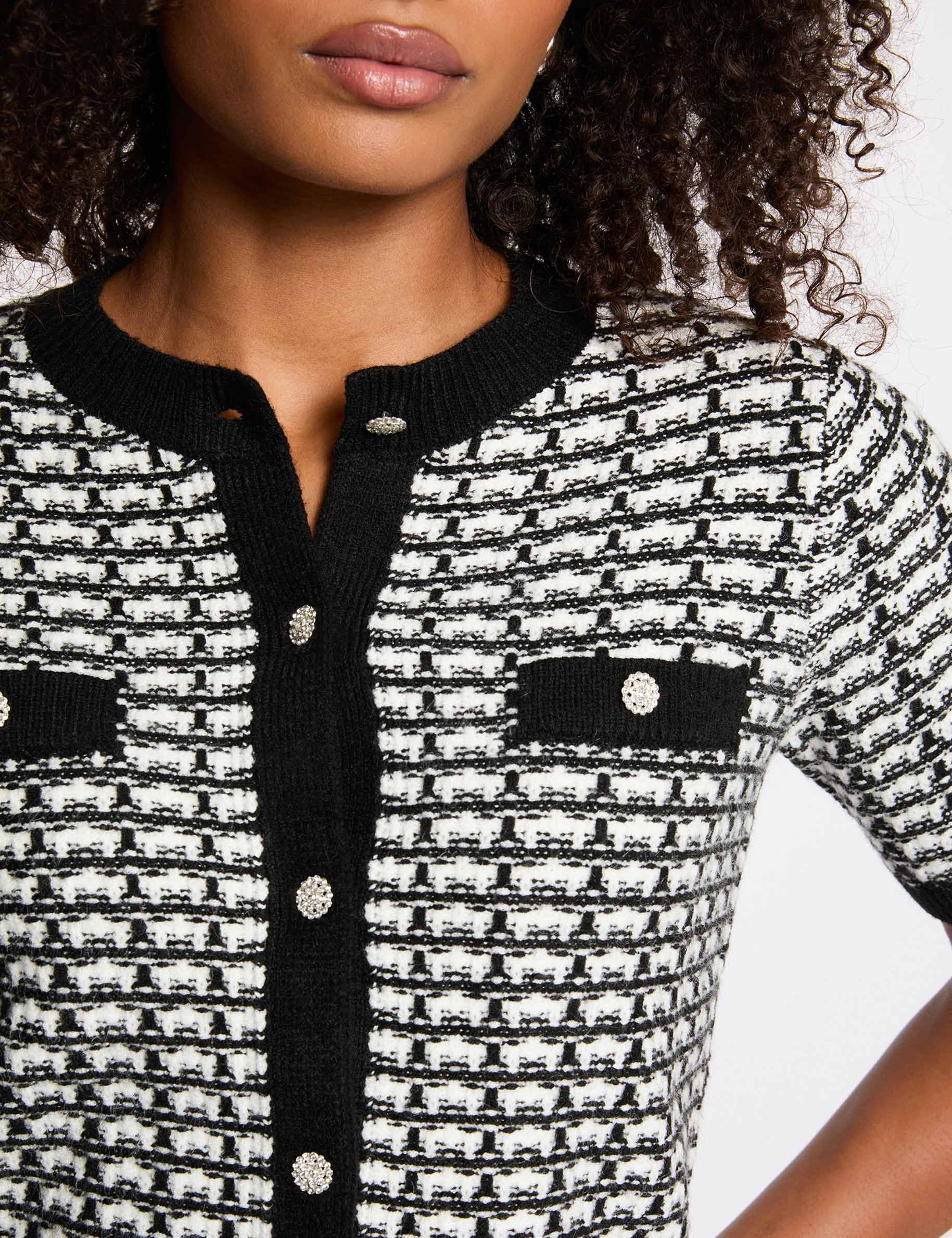 Kurz&auml;rmelige, bedruckte Strickjacke schwarz damen