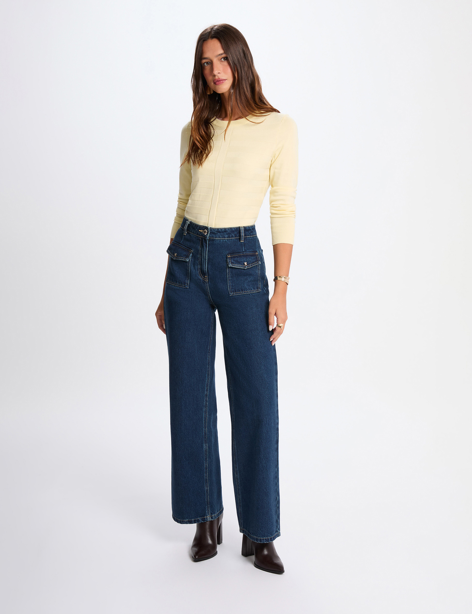 Pull ajust&eacute; col rond jaune clair femme