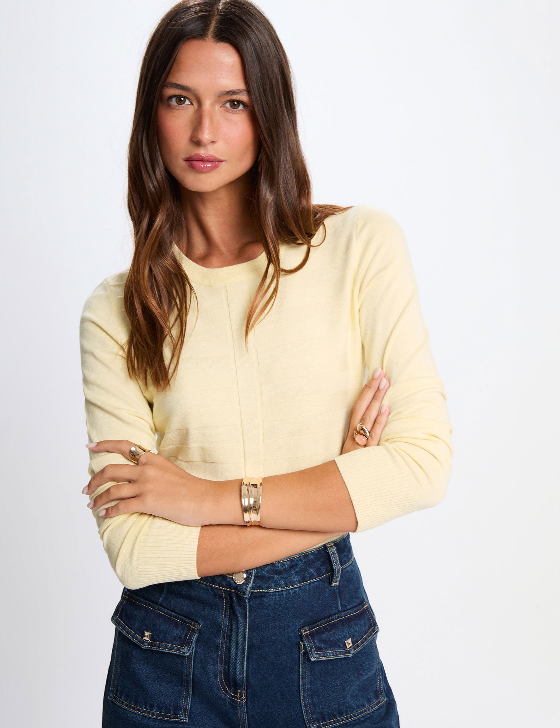 Pull ajust&eacute; col rond jaune clair femme