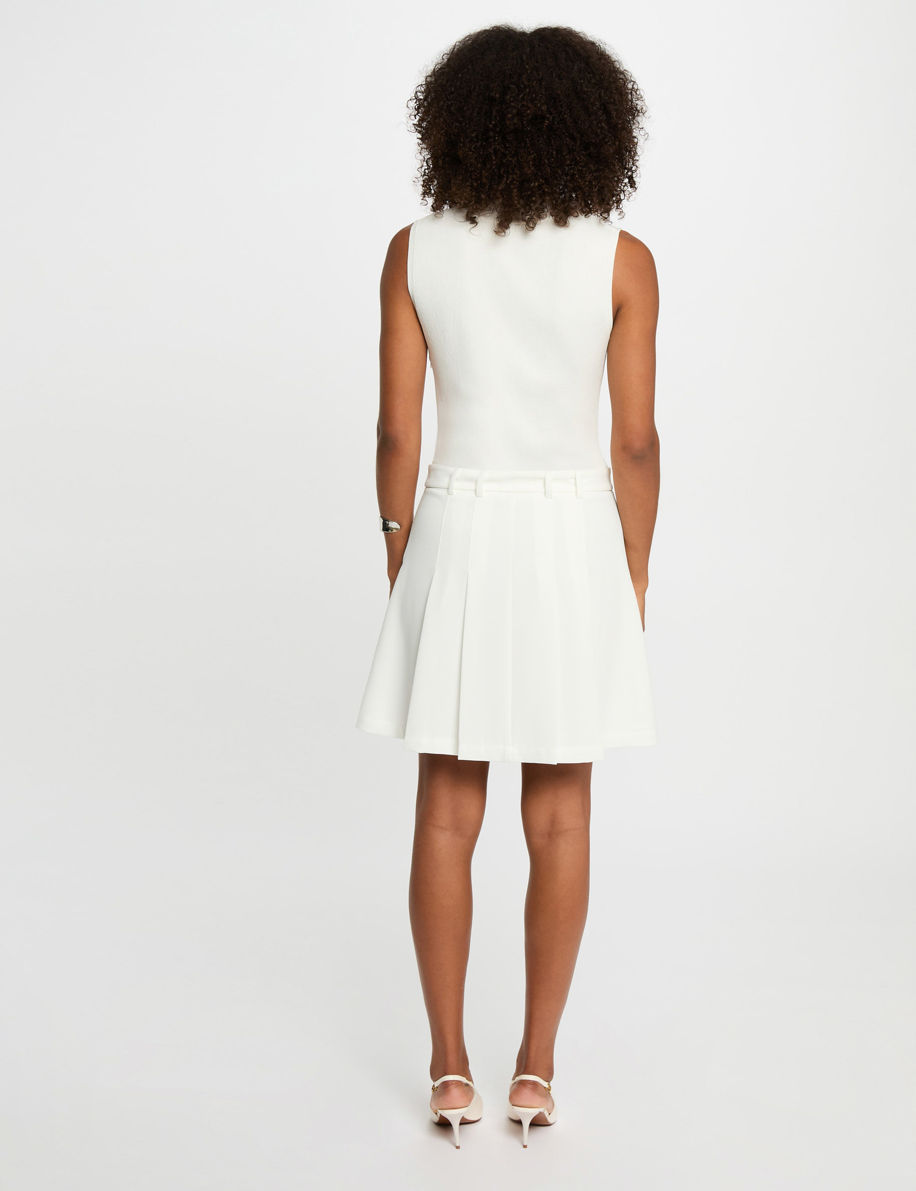 robe courte droite bas plisse blanc femme Robe courte droite bas plissé blanc femme
