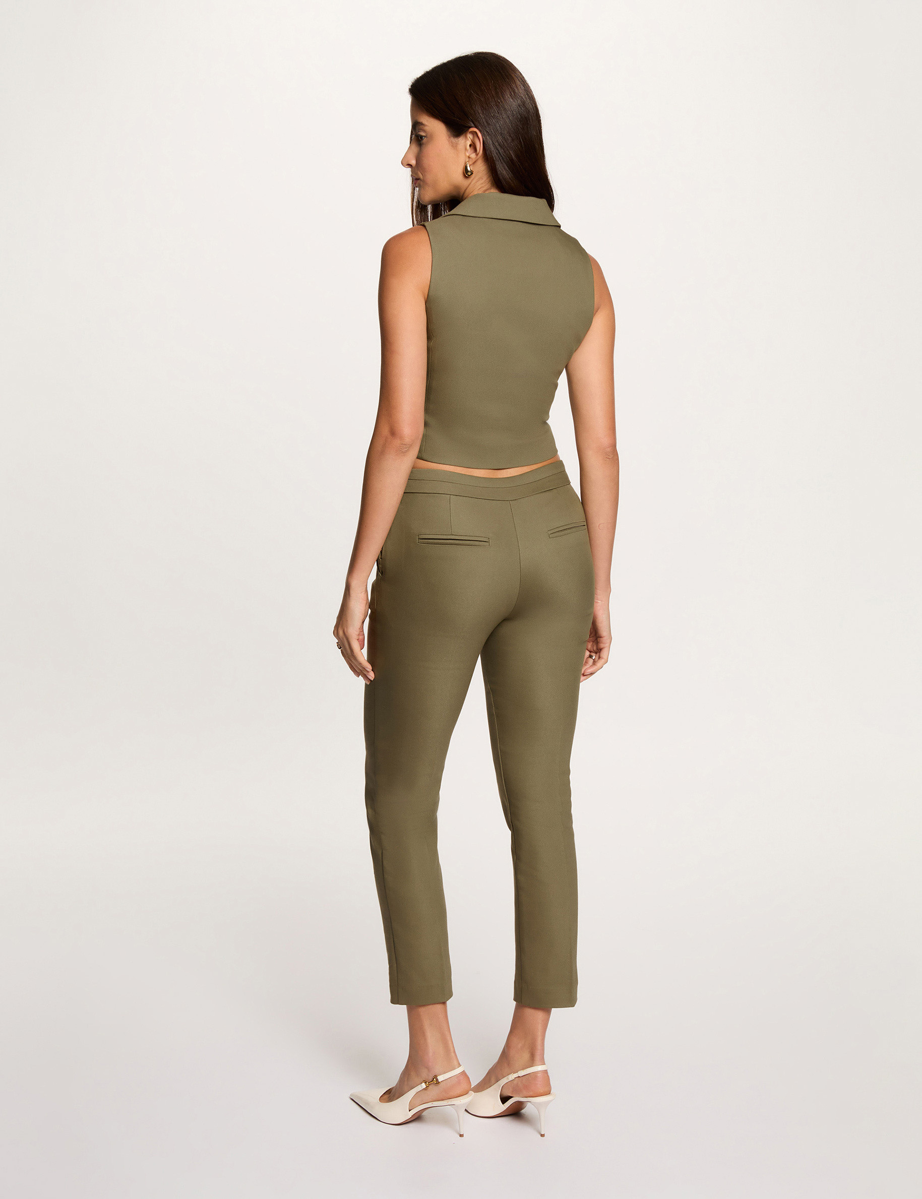 Taillierte &auml;rmellose Strickjacke khakigr&uuml;n damen