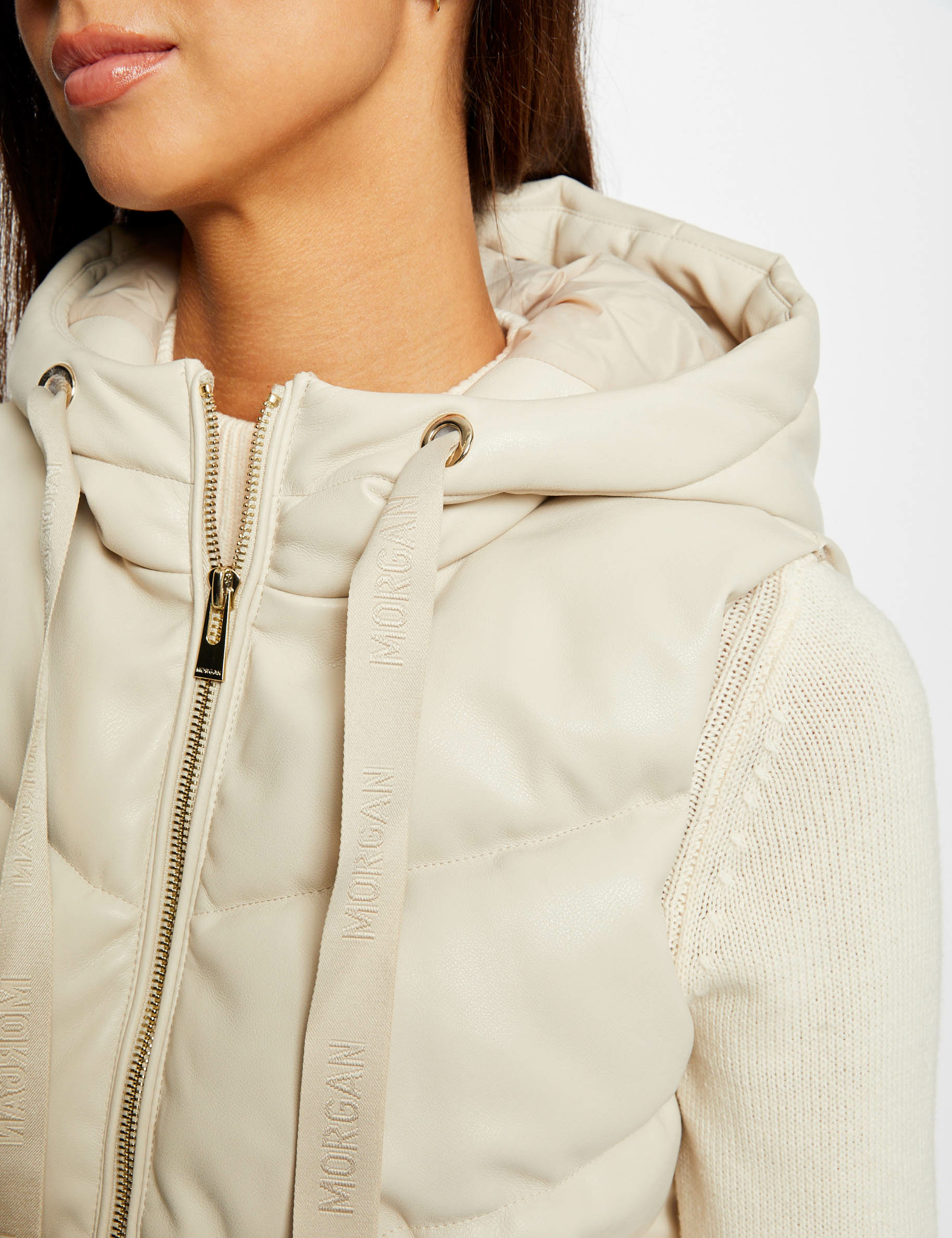 gerade daunenjacke mit kapuze elfenbein damen Gerade Daunenjacke mit Kapuze elfenbein damen