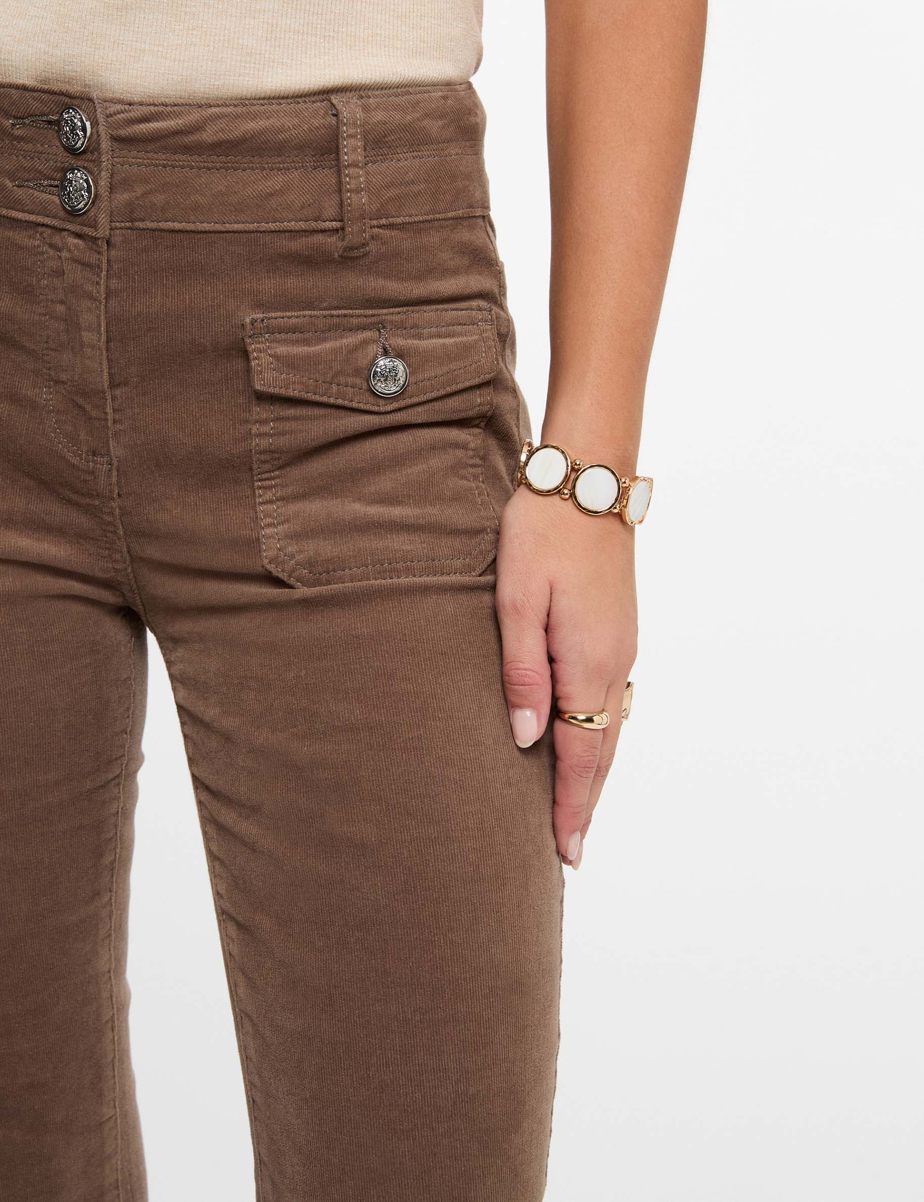 Pantalon ajust&eacute; velours vert kaki femme