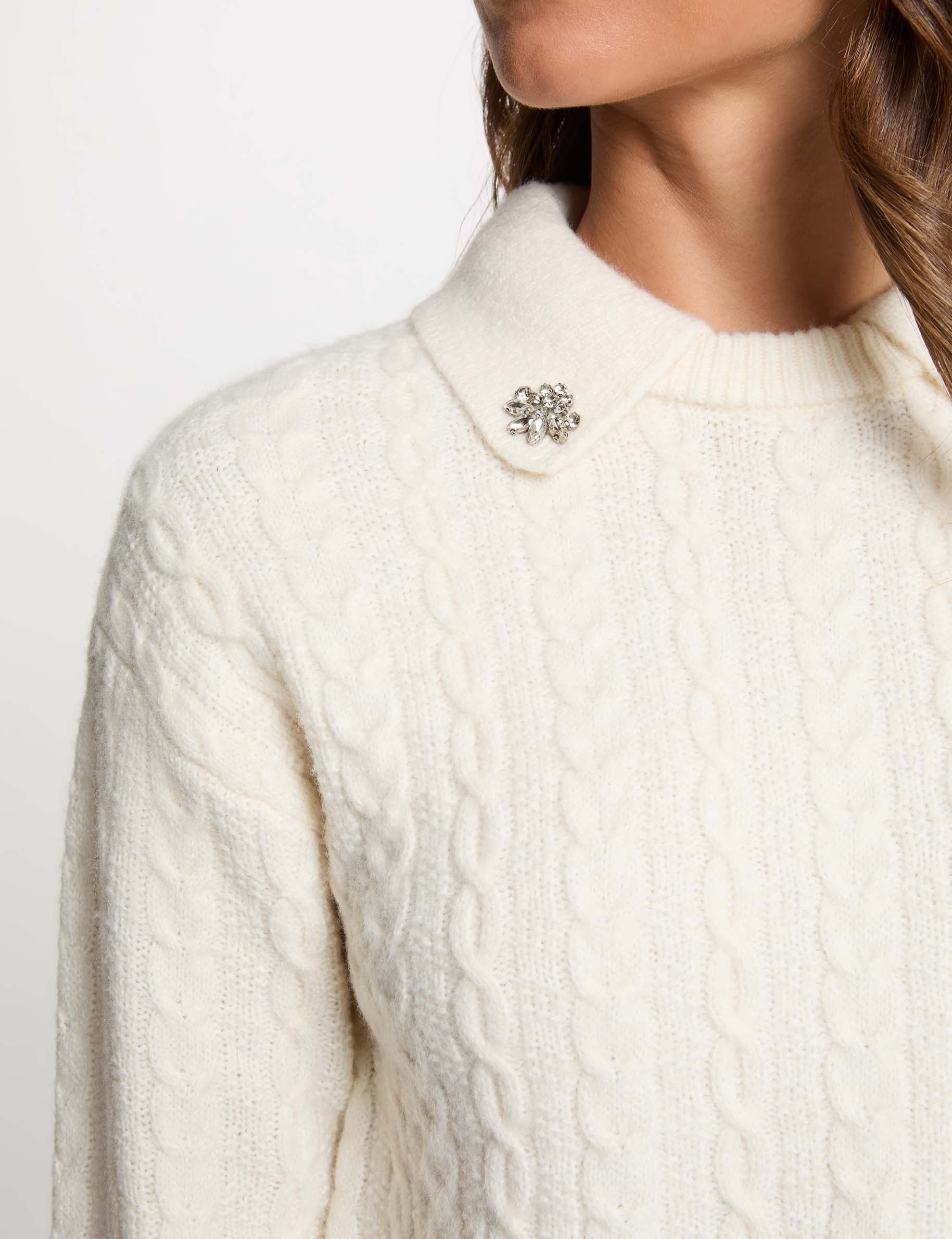 Pull torsad&eacute; col &agrave; revers ivoire femme