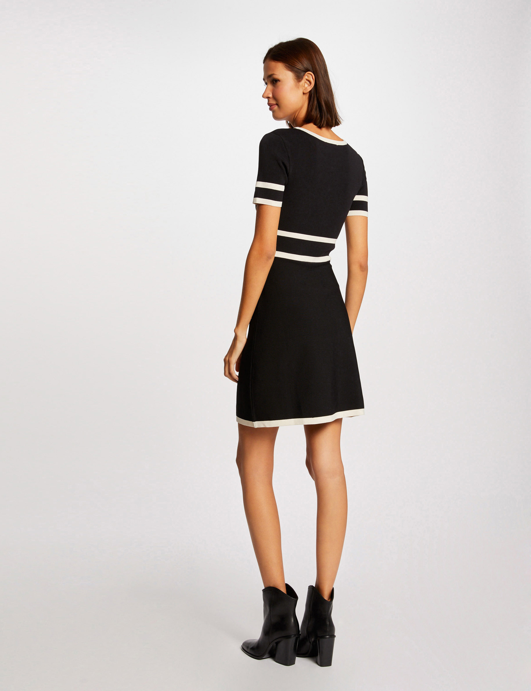 Robe pull droite manches courtes noir femme