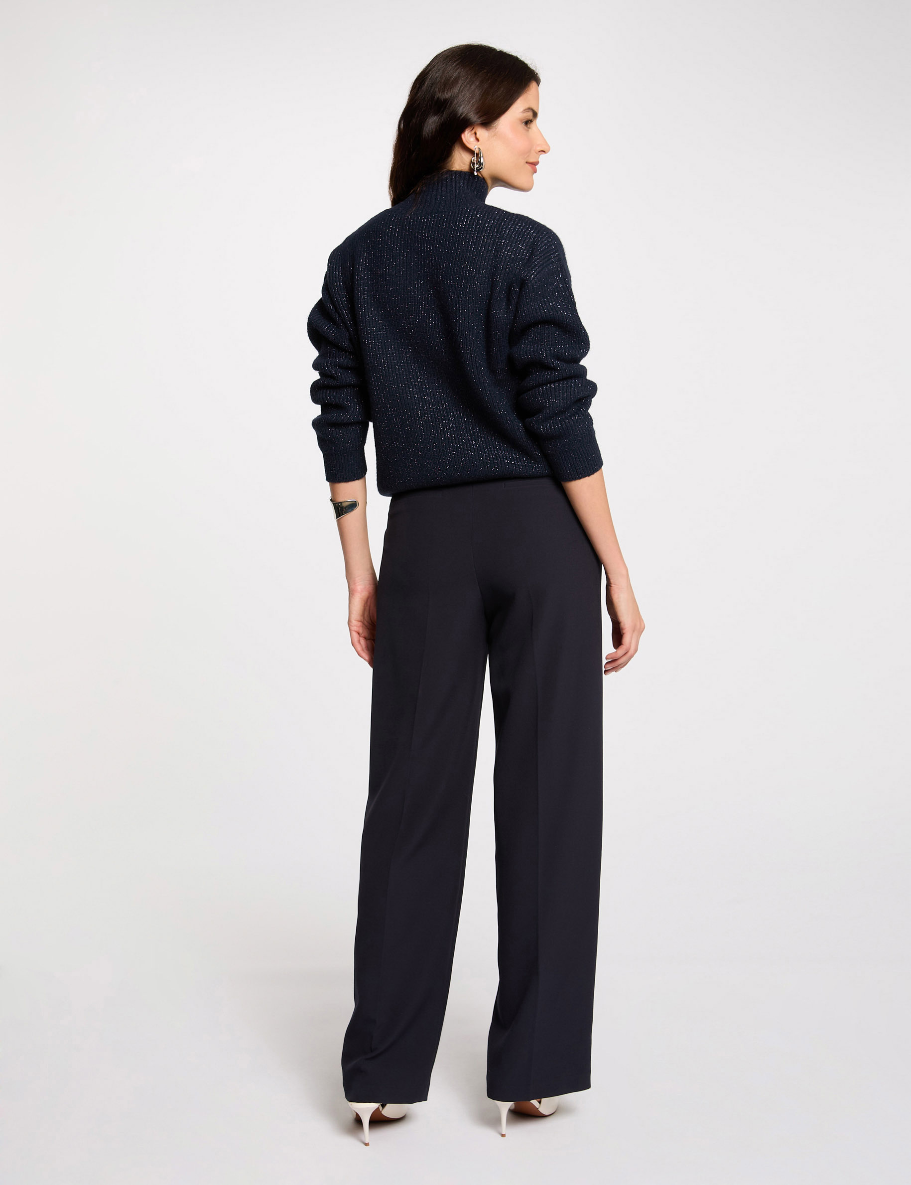 pantalon droit a pinces bleu marine femme Pantalon droit à pinces bleu marine femme