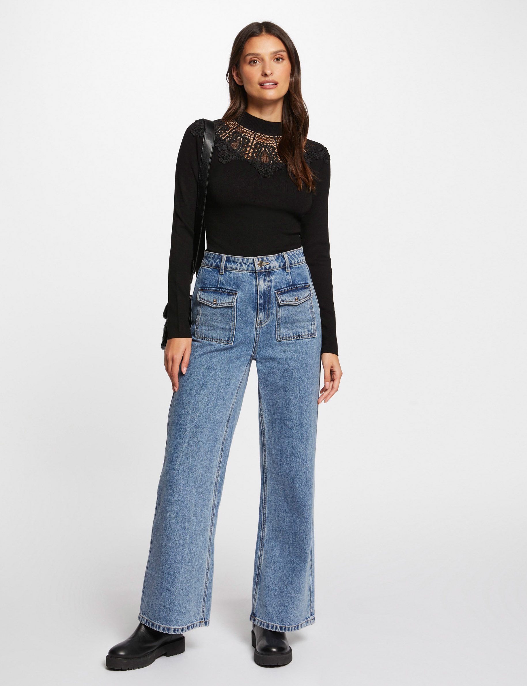 Pull col montant a dentelle noir femme