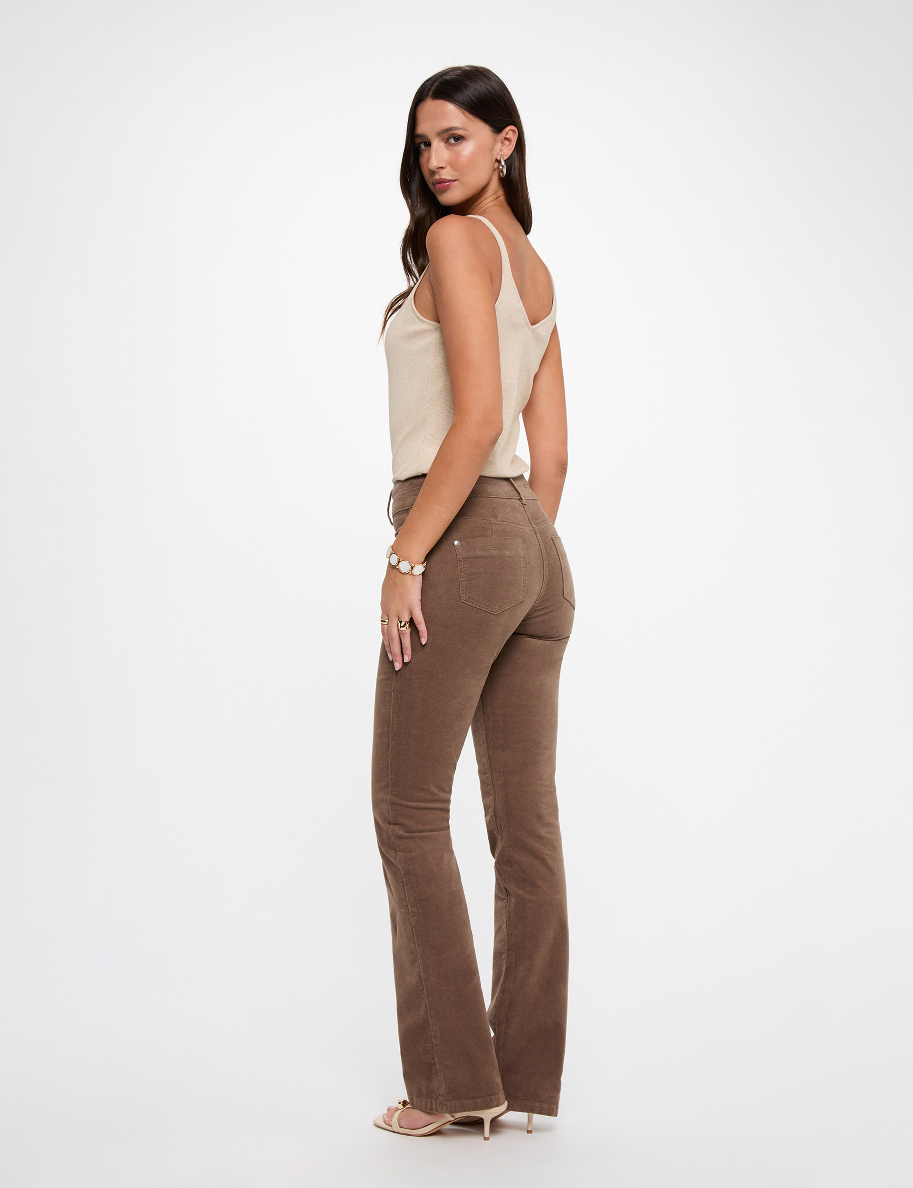 Pantalon ajust&eacute; velours vert kaki femme
