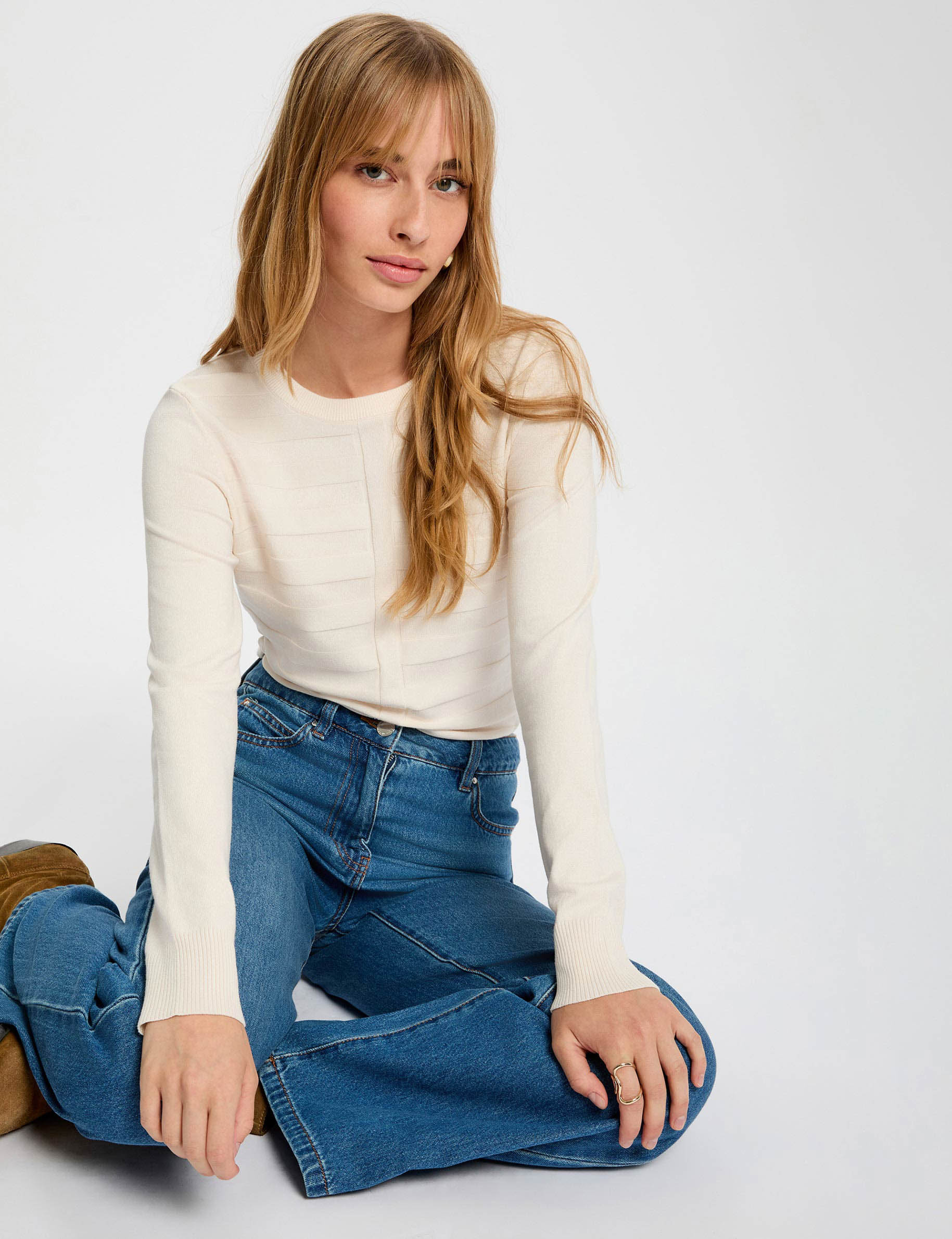 Pull ajust&eacute; col rond ivoire femme