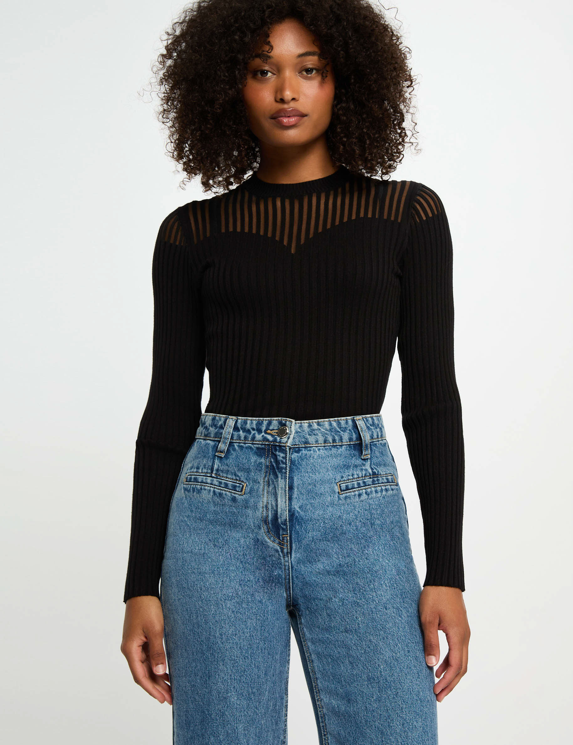 Pull noir cintr&eacute; noir femme
