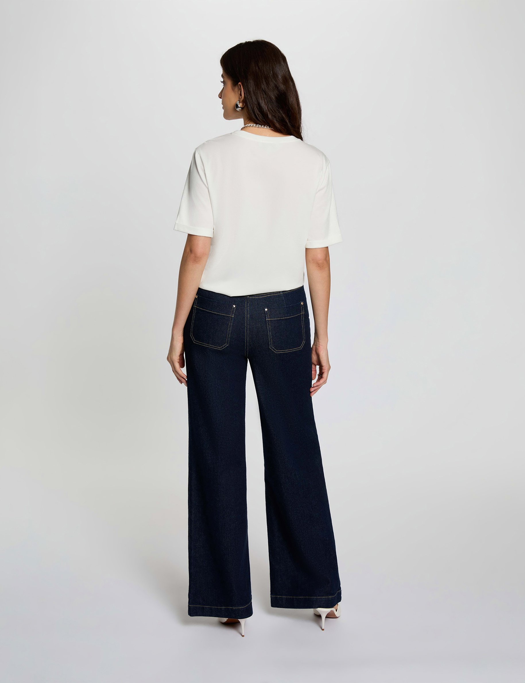 Gerade geschnittenes T-Shirt. weiss damen