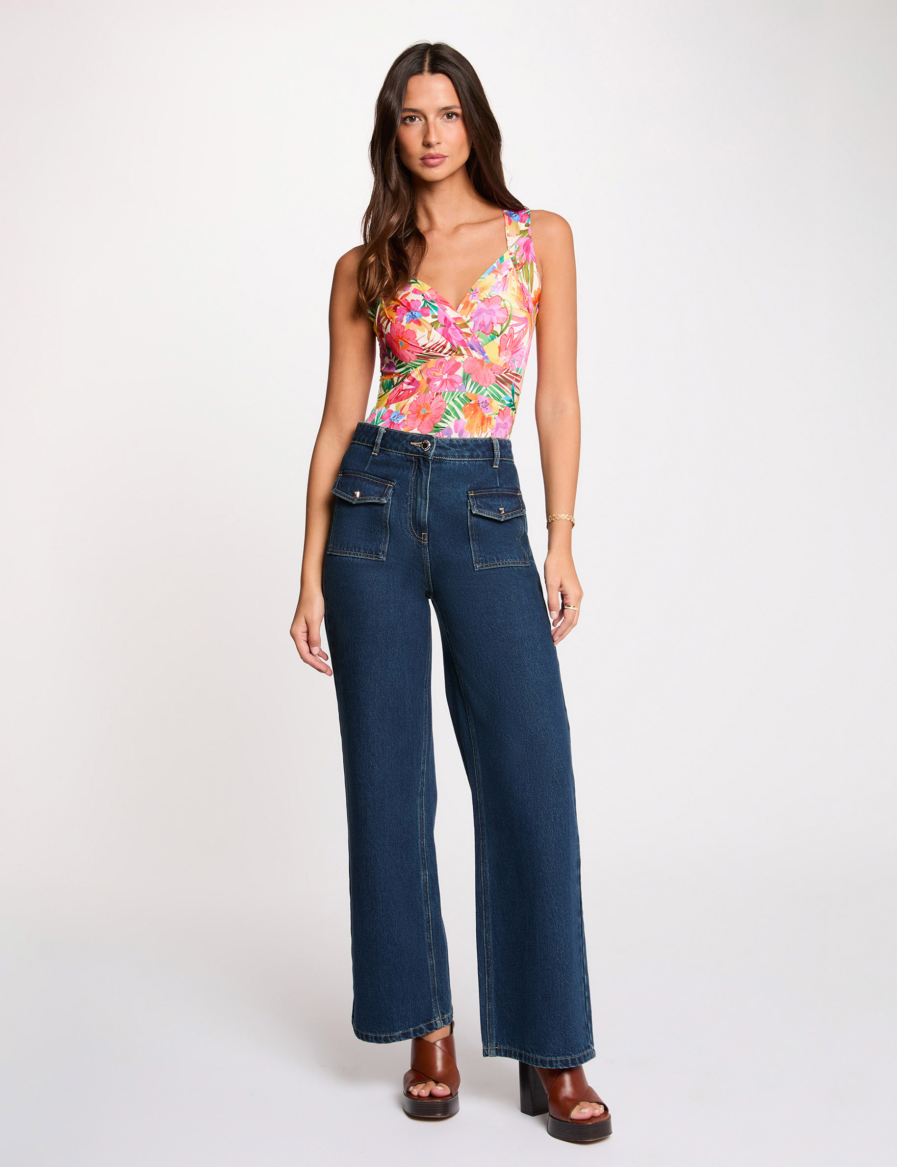 Tailliertes T-Shirt mit Herzausschnitt mehrfarbig damen