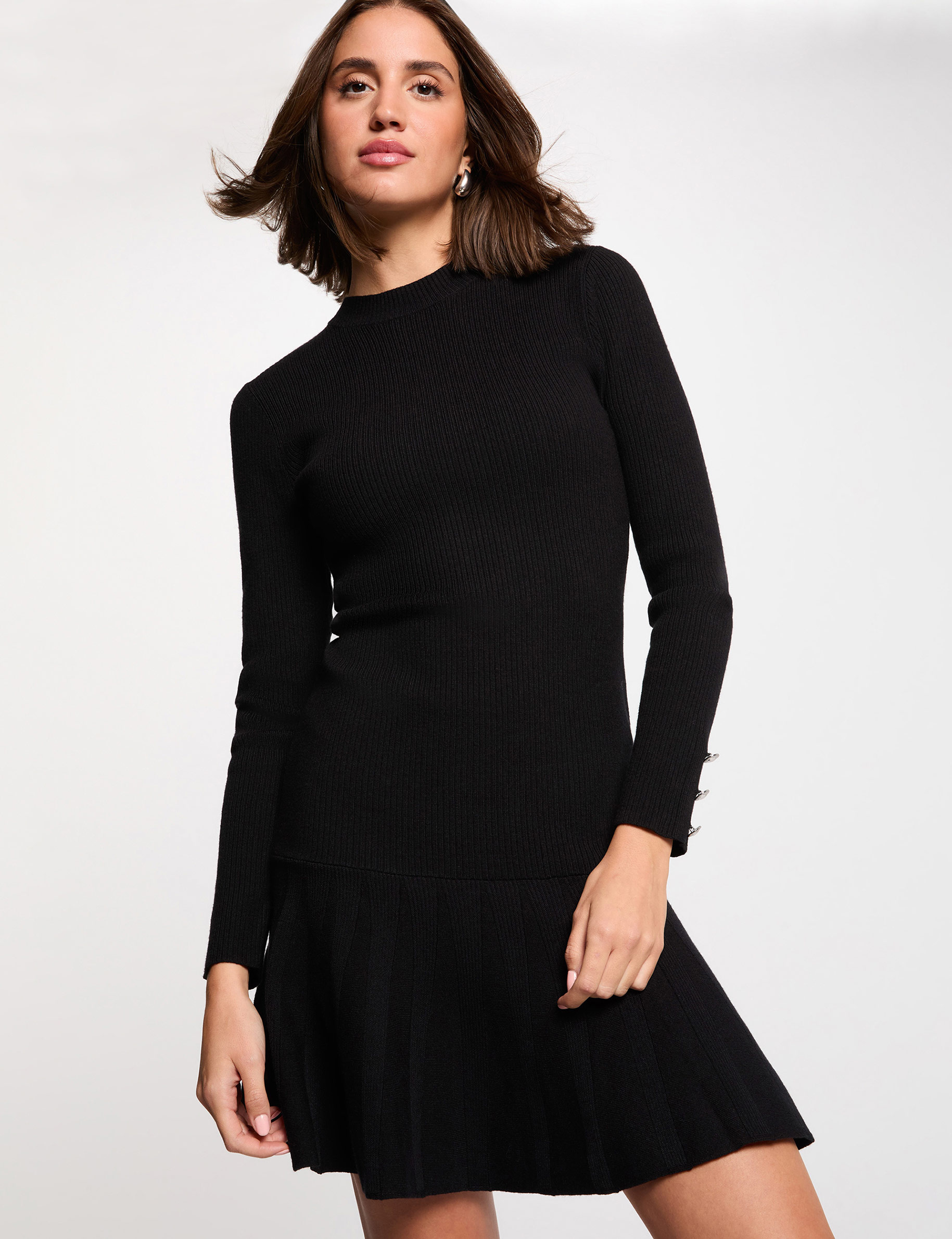 Kurzes Strickkleid mit Rundhals schwarz damen