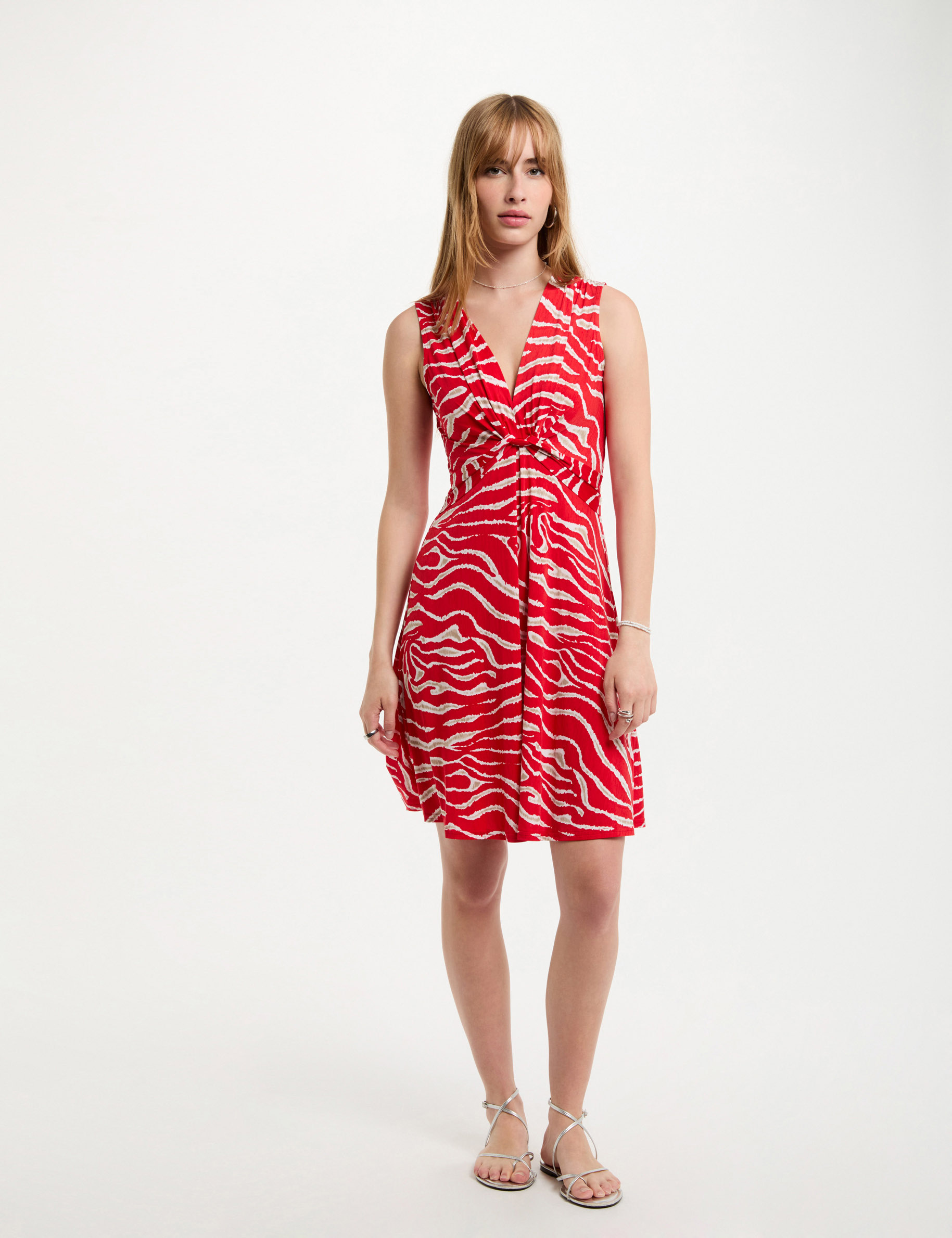 bedrucktes kurzes eng anliegendes kleid mehrfarbig damen Bedrucktes kurzes eng anliegendes Kleid mehrfarbig damen