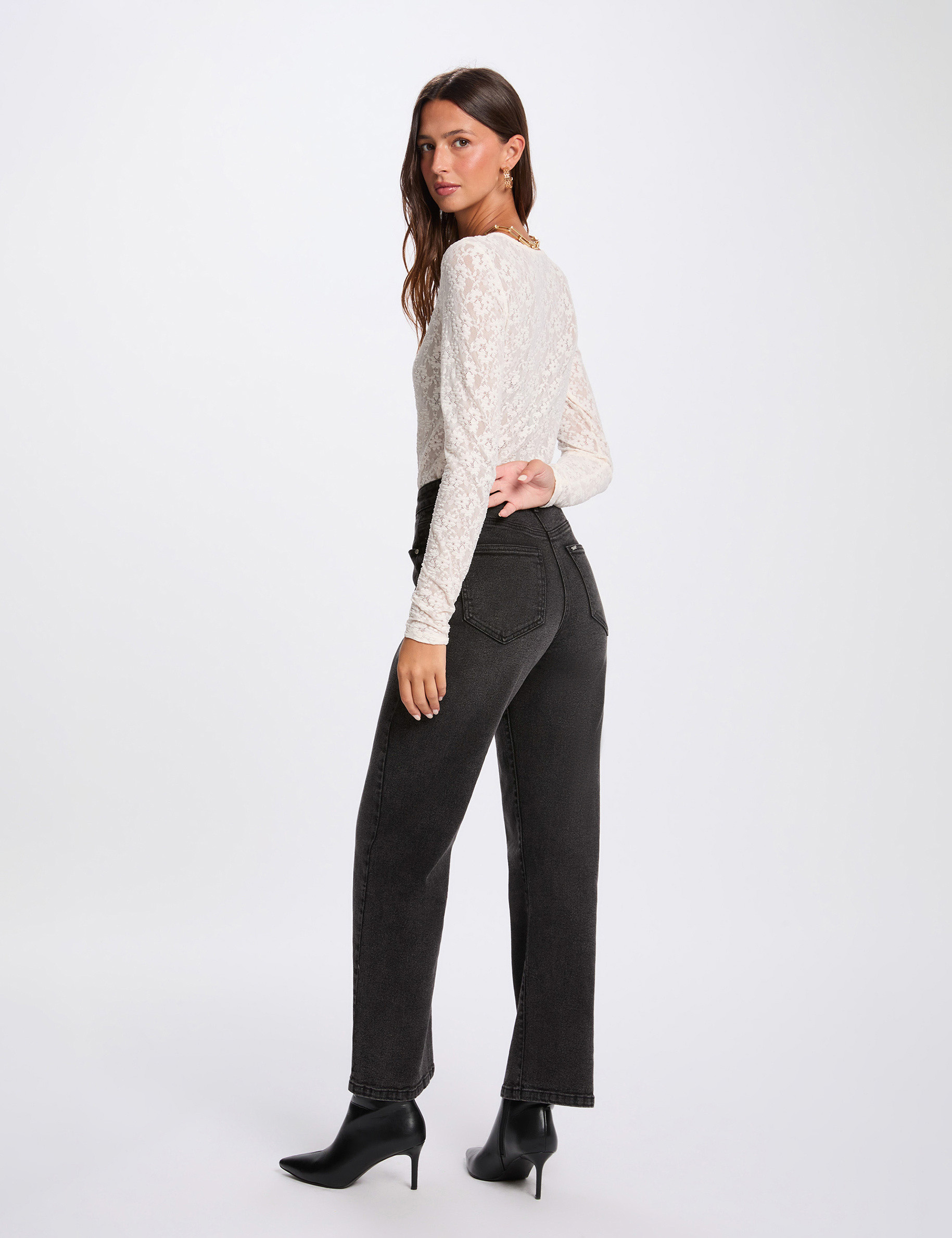 Tailliertes Spitzen-T-Shirt elfenbein damen