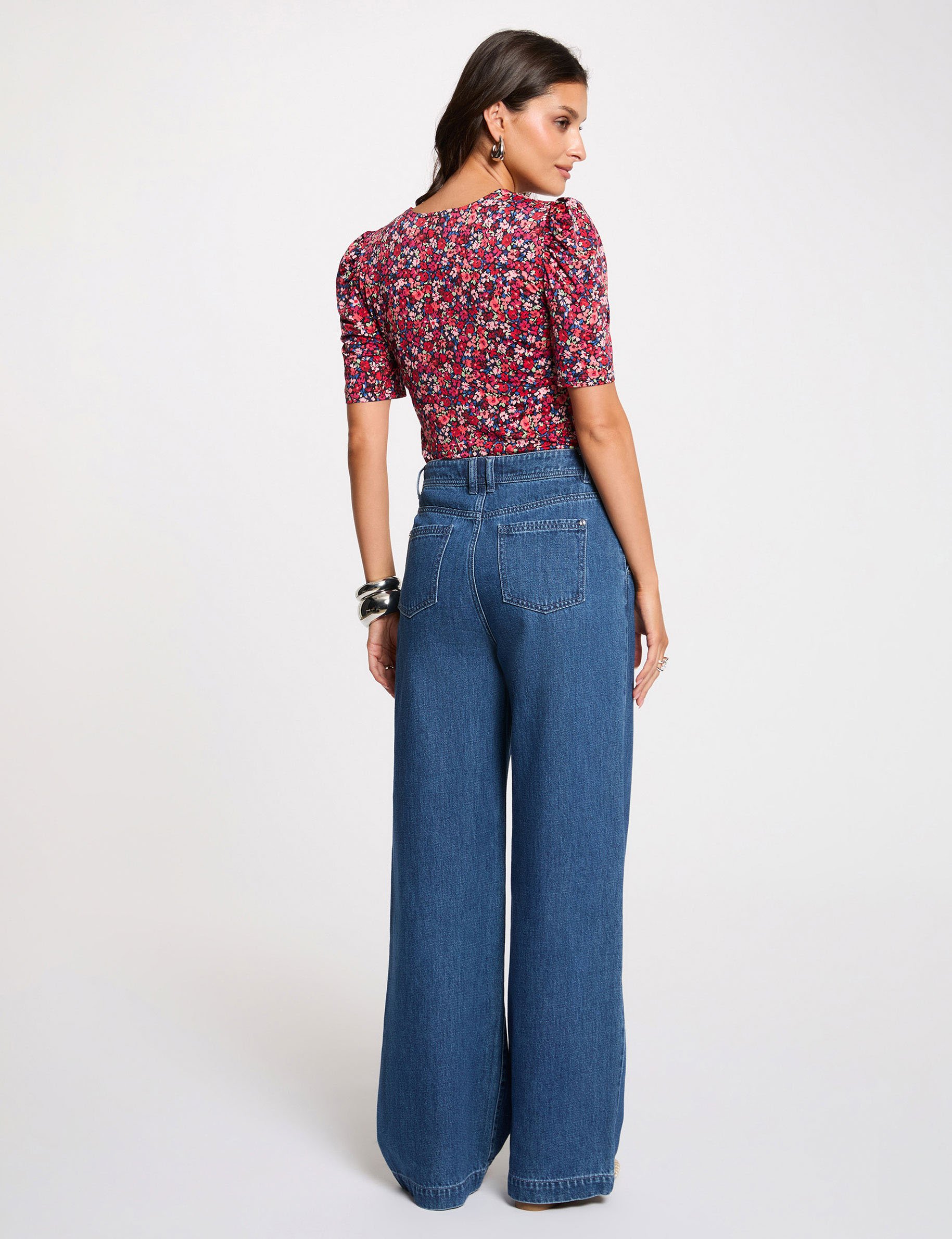 T-shirt cintr&eacute; col v multicolore femme