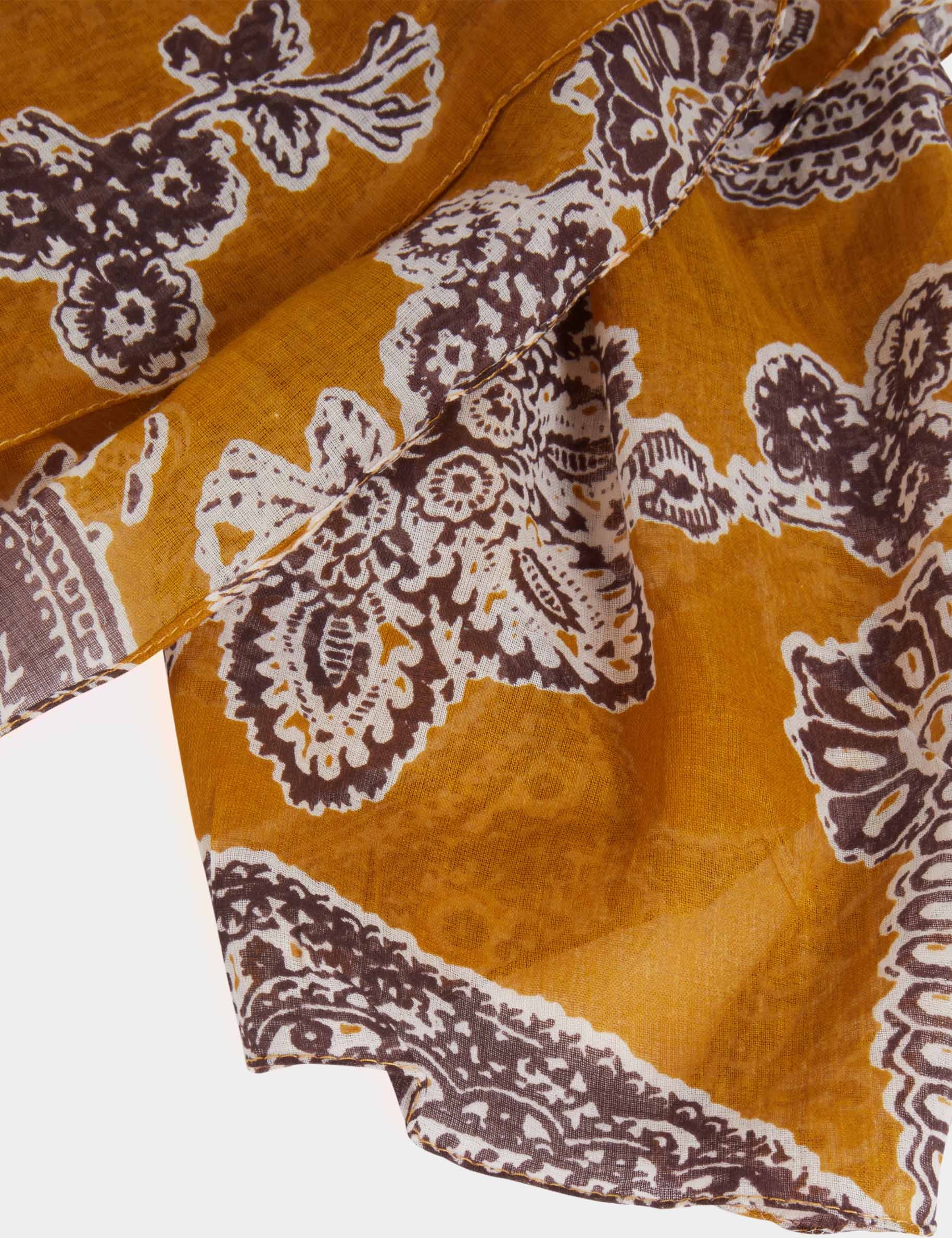 foulard imprime cachemire multicolore femme Foulard imprimé cachemire multicolore femme
