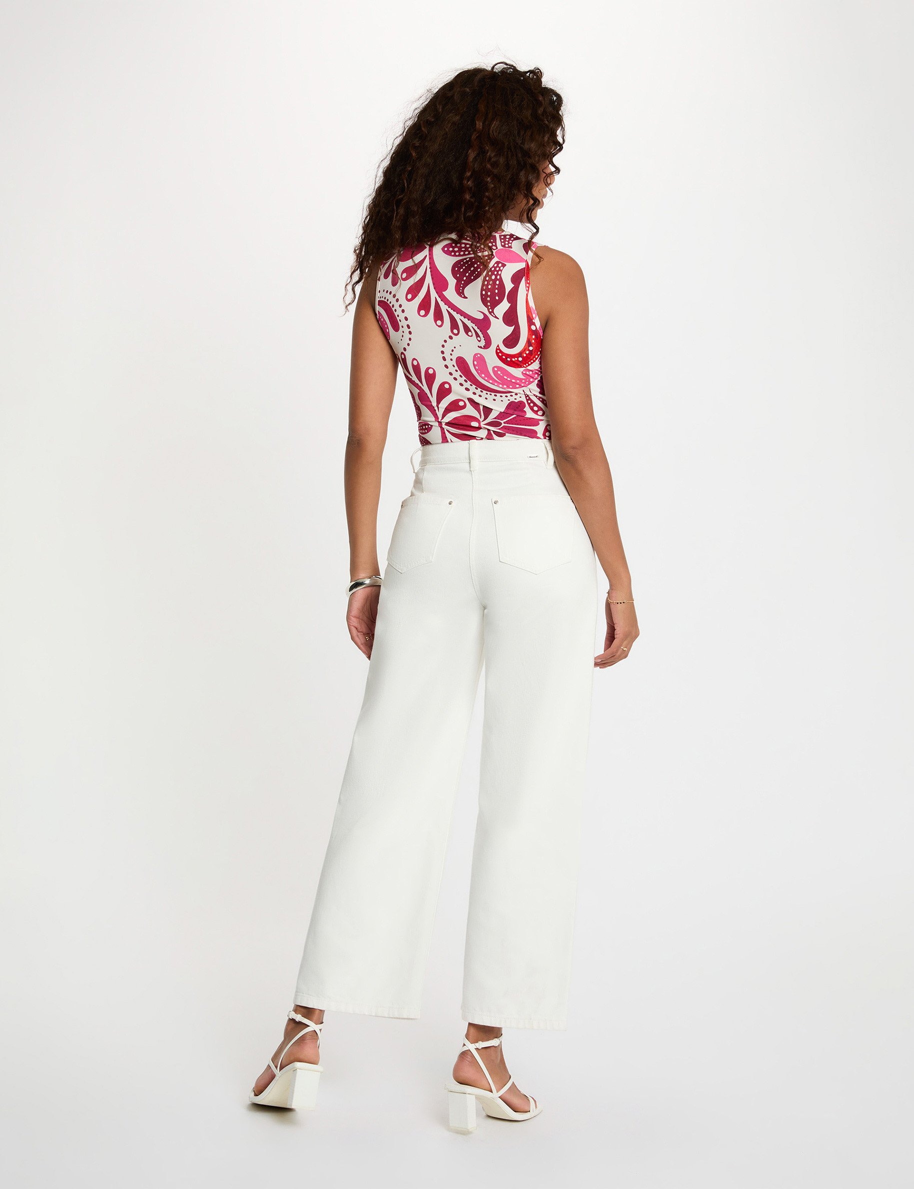 Tailliertes T-Shirt mit Herzausschnitt mehrfarbig damen