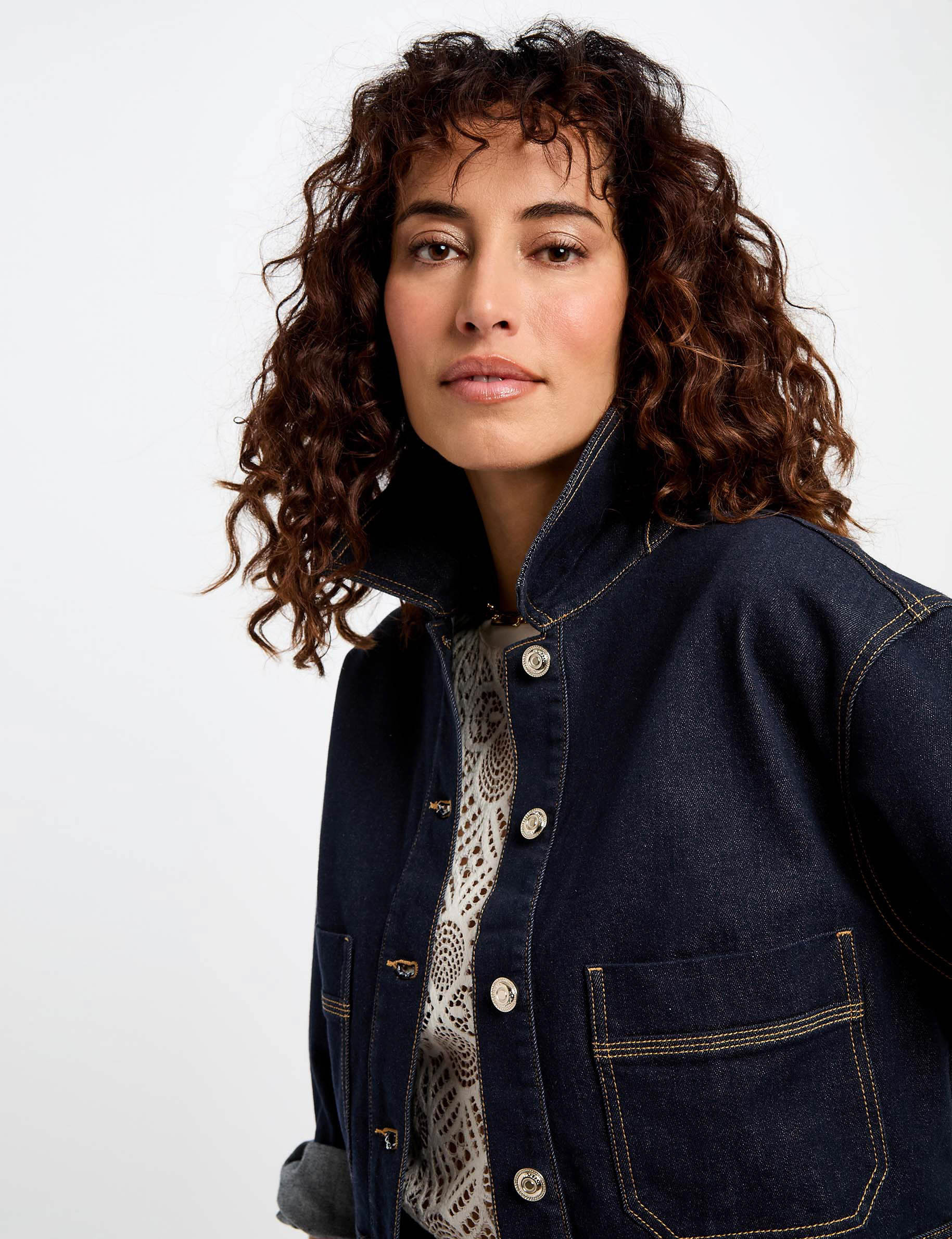blouson court en jean denim brut femme Blouson court en jean denim brut femme