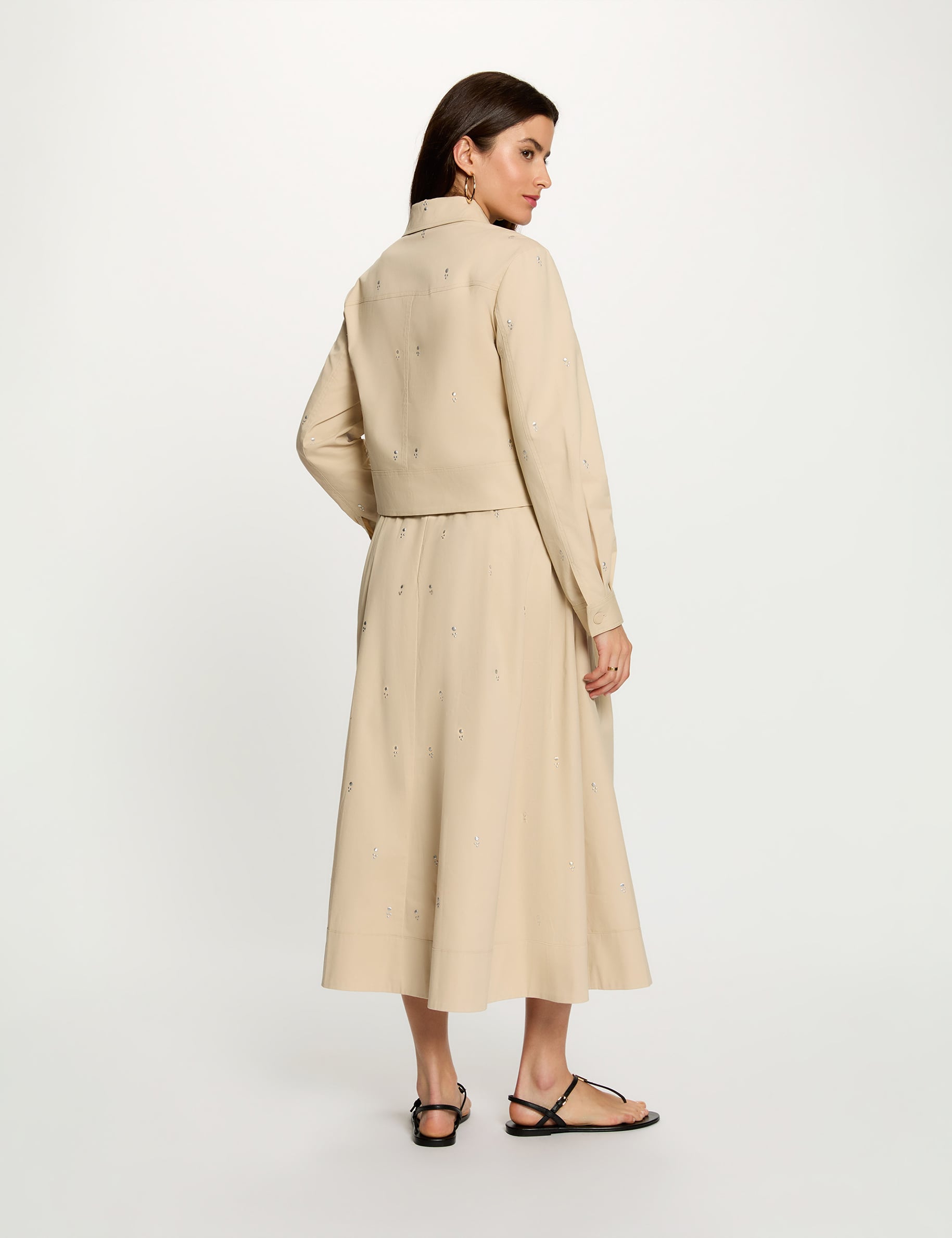 Kurz geschnittene Jacke mit Nieten beige damen