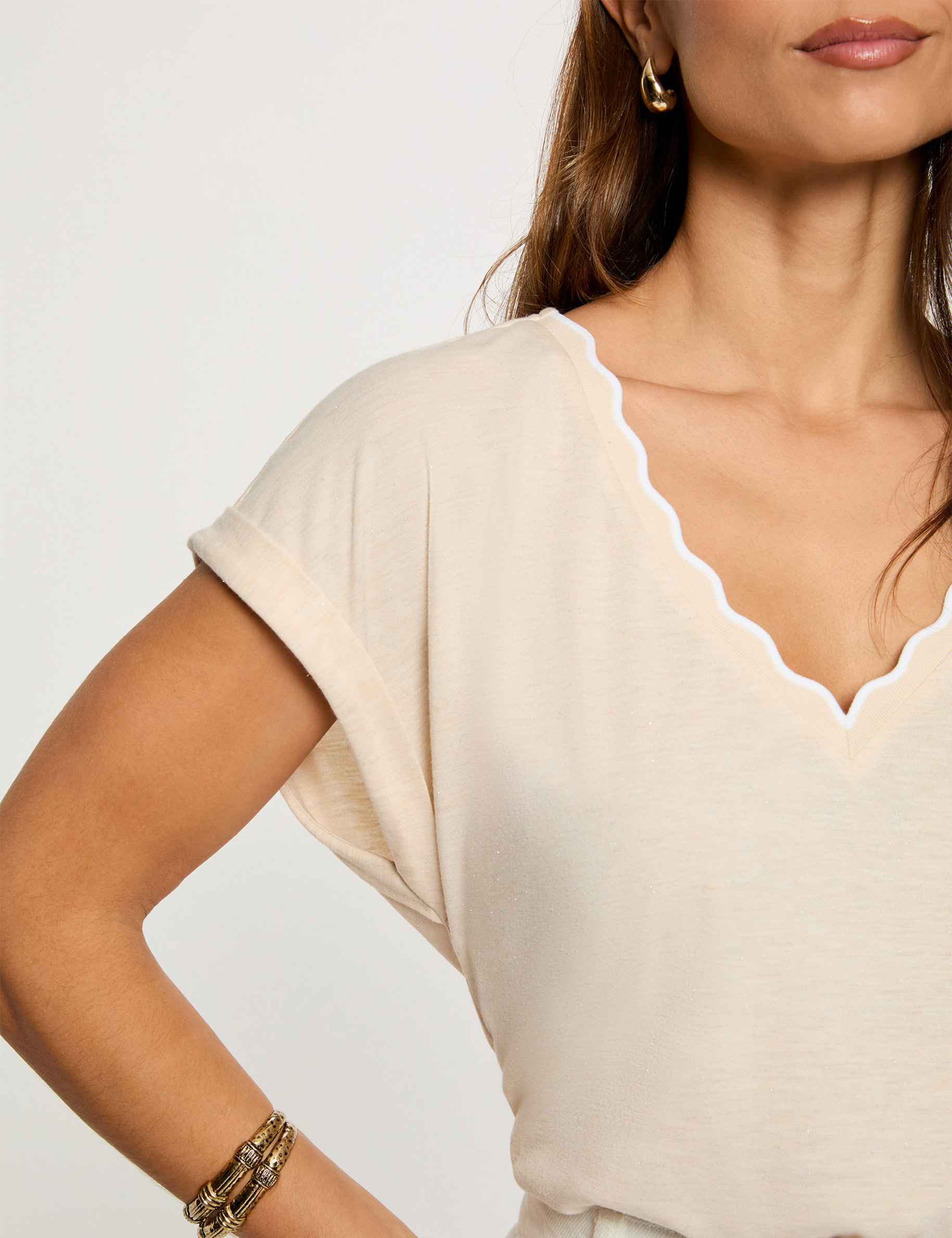 V-Ausschnitt T-Shirt mit kurzen &Auml;rmeln beige damen