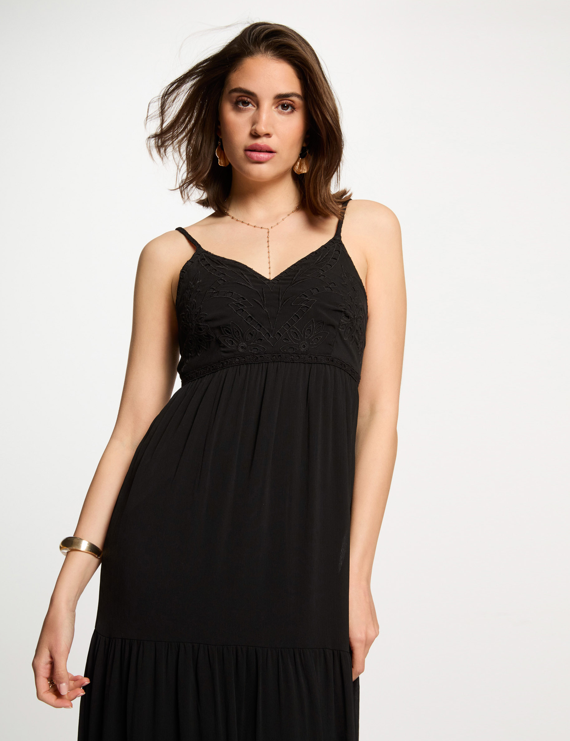 langes flieendes kleid mit stickerei schwarz damen Langes, fließendes Kleid mit Stickerei schwarz damen