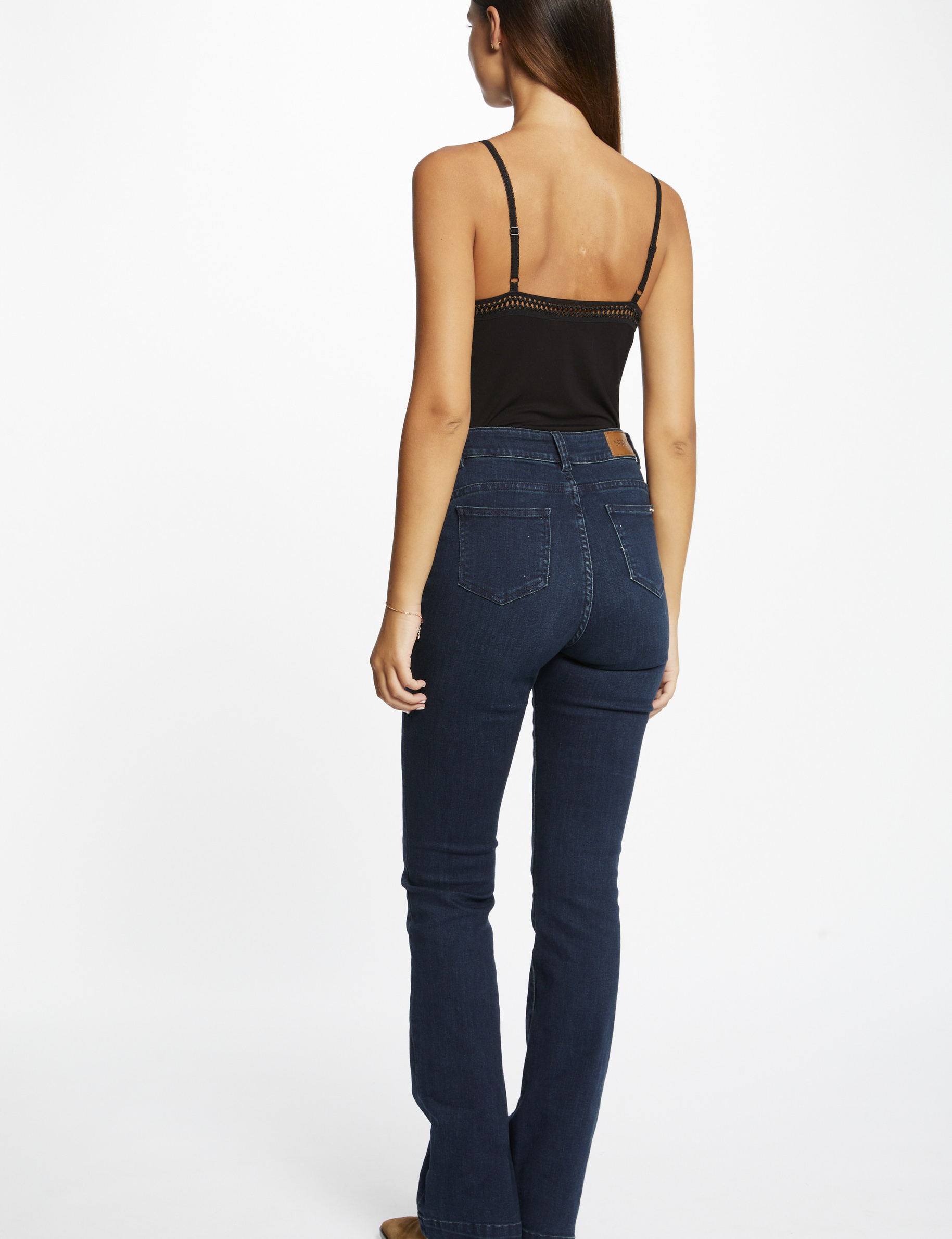 debardeur bretelles fines bande dentelle noir femme Débardeur bretelles fines bande dentelle noir femme