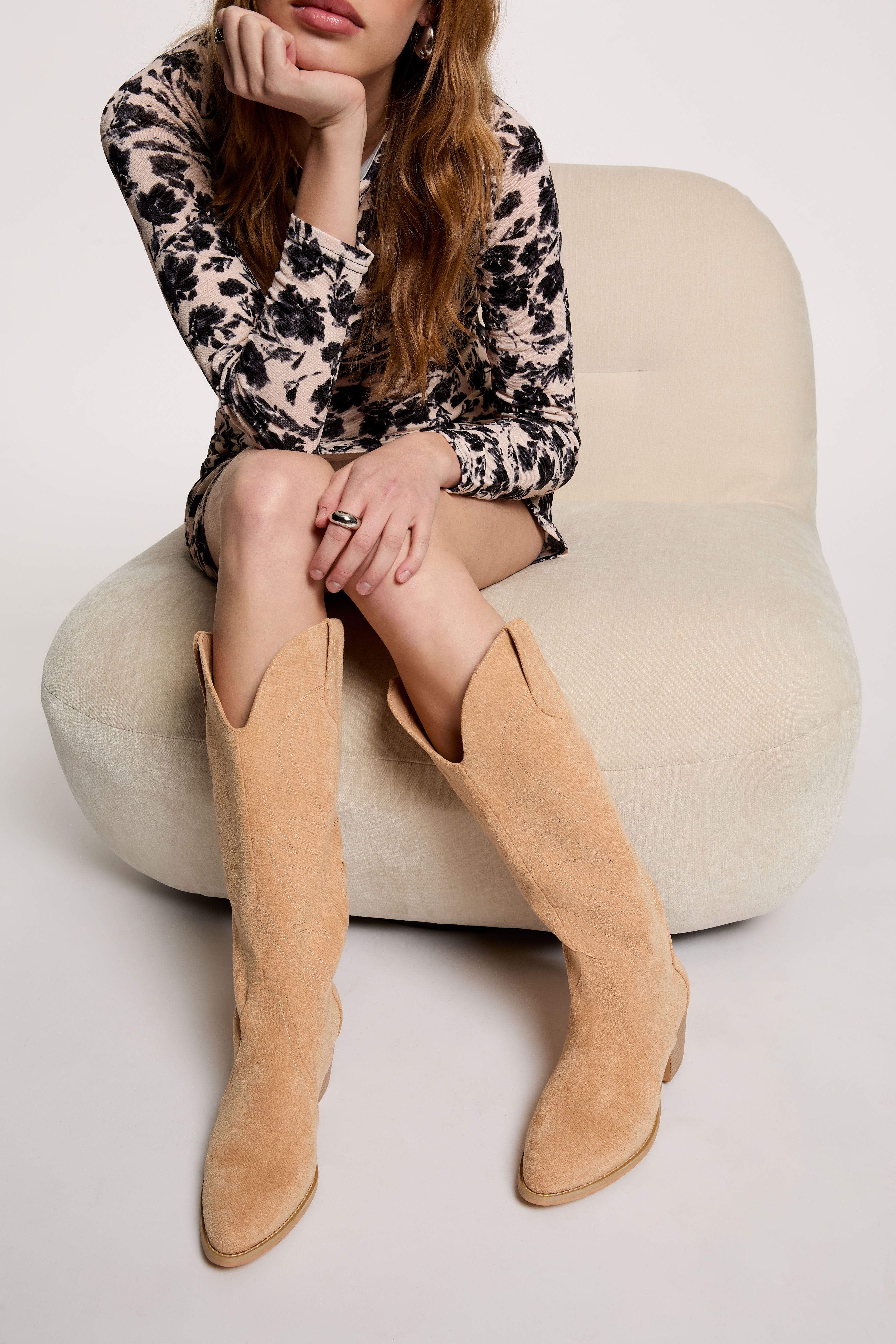 Botte western su&eacute;dine beige femme