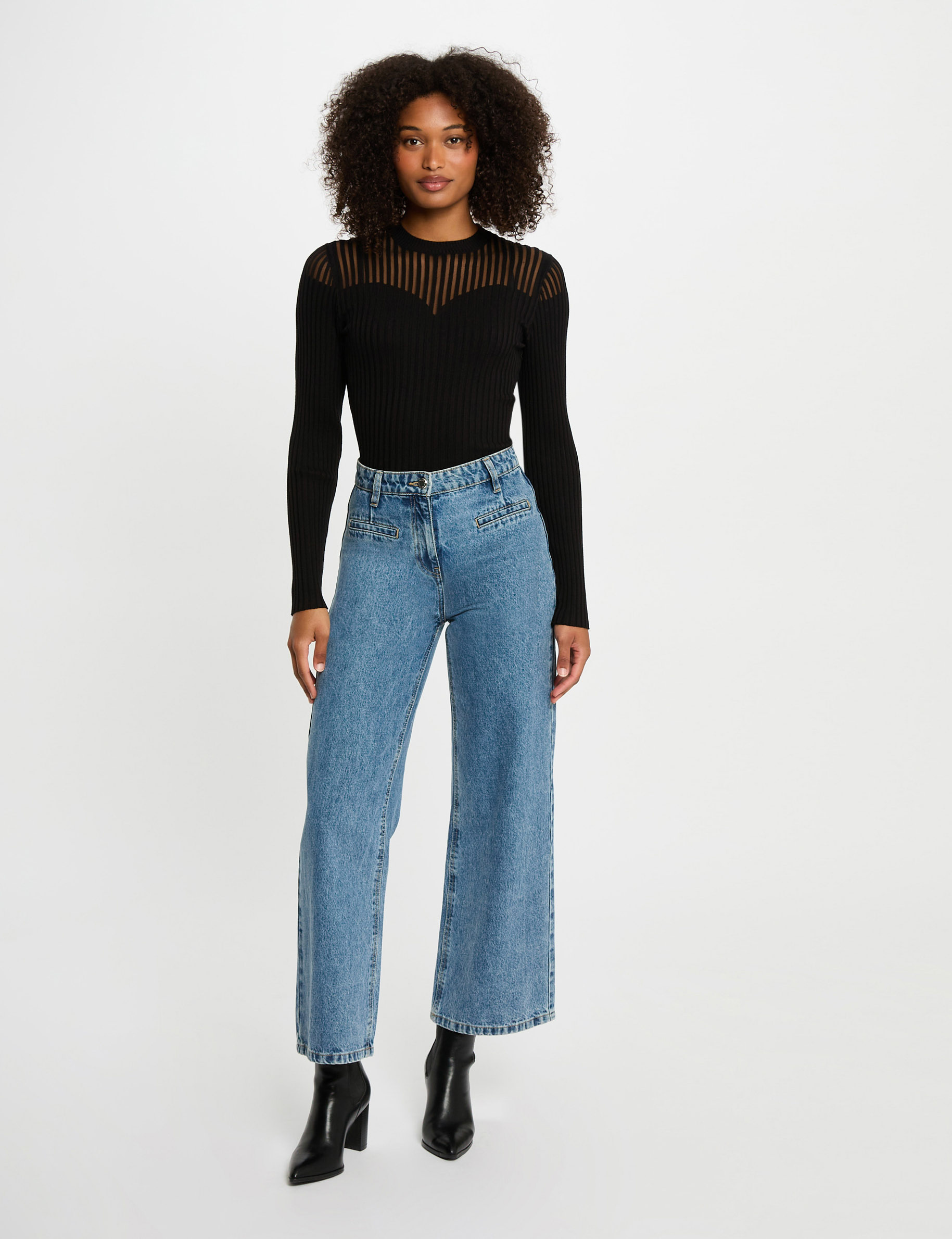 Pull torsad&eacute; cintr&eacute; noir femme