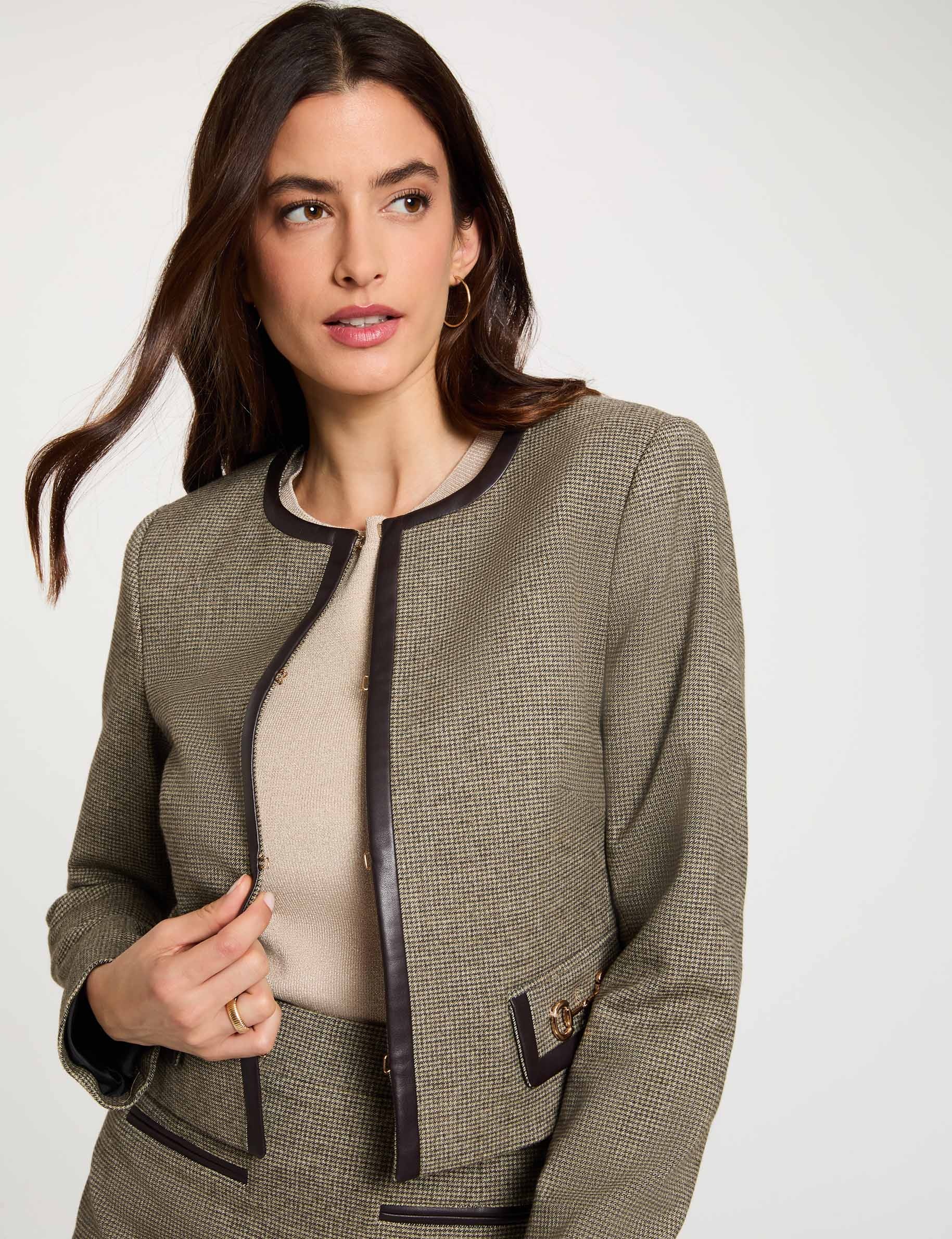 Kurz geschnittene gerade Jacke khakigr&uuml;n damen